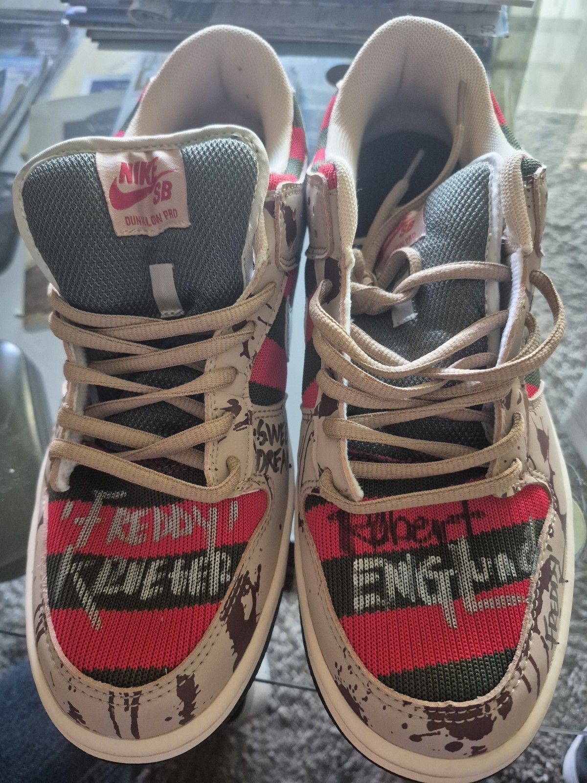 Nike SB Dunk Low Skateboarding Shoes Red Black Beige Graffiti