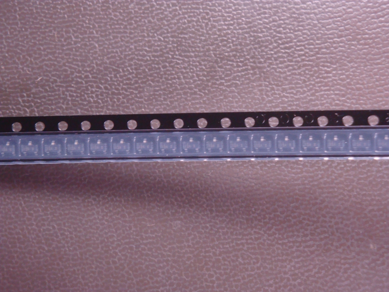 Lot of 40 MMBT3906LT1 On Semiconductor PNP Transistor 40V 0.2A 3 Pin SOT-23 NOS
