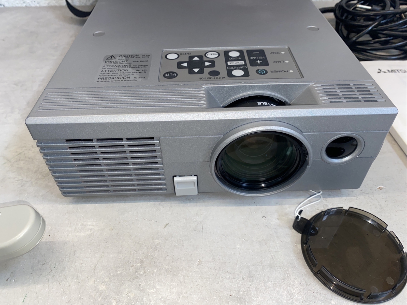 Mitsubishi LVP-X70UX LCD Projector