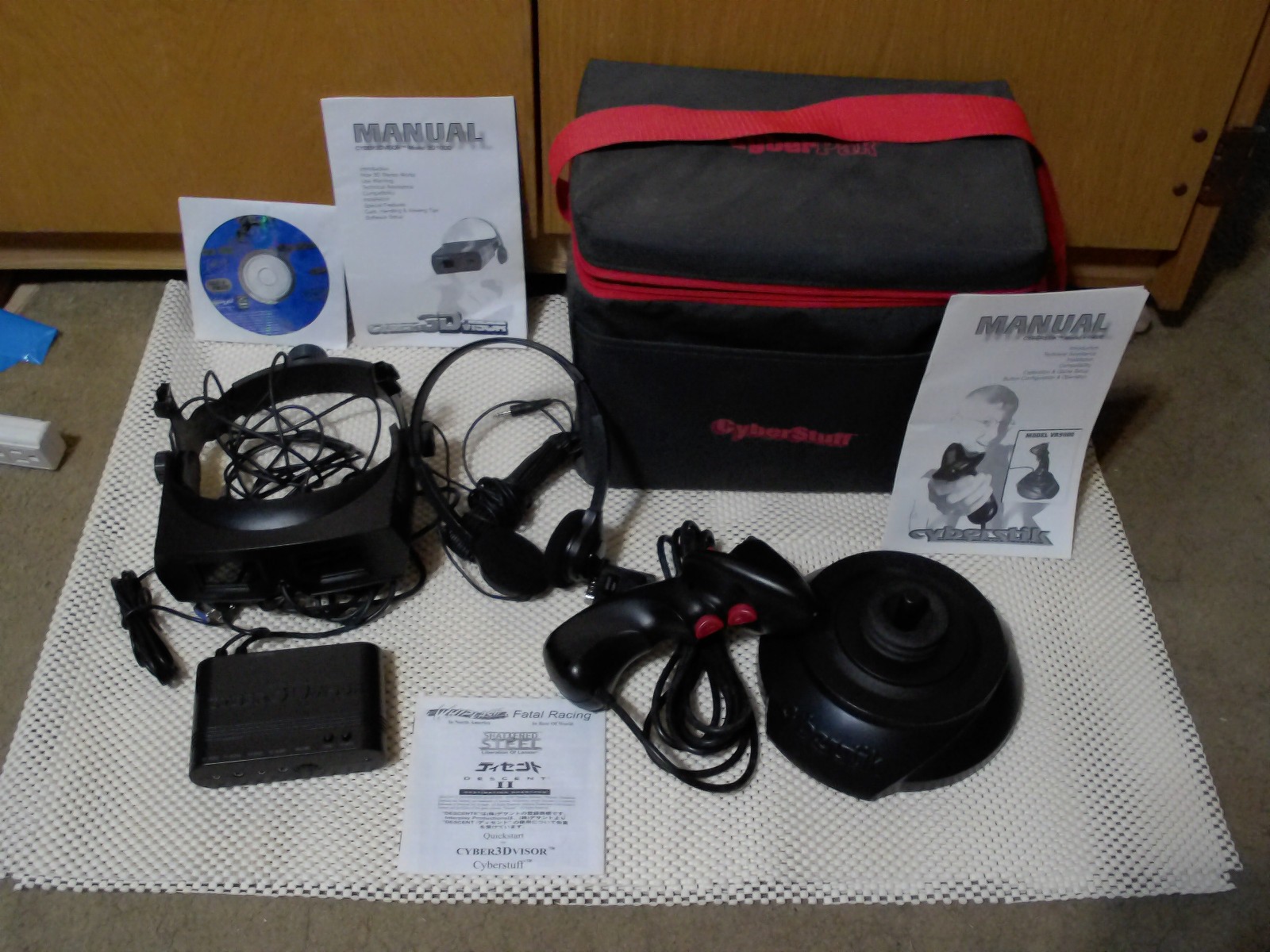 Cyberpak cyberstik model vr9000 cyber3dvisor 3d1000 and CD VR gaming set