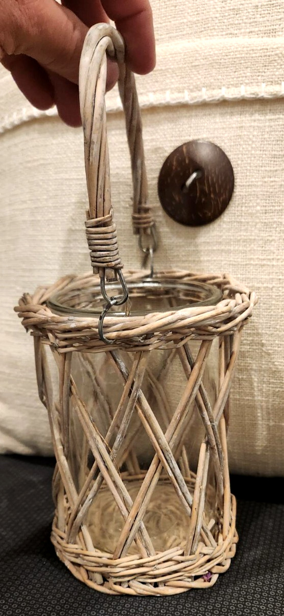 Cute! Wicker Basket & Handle W/Glass Vase for Flowers /Potpourri or? ~Home Decor