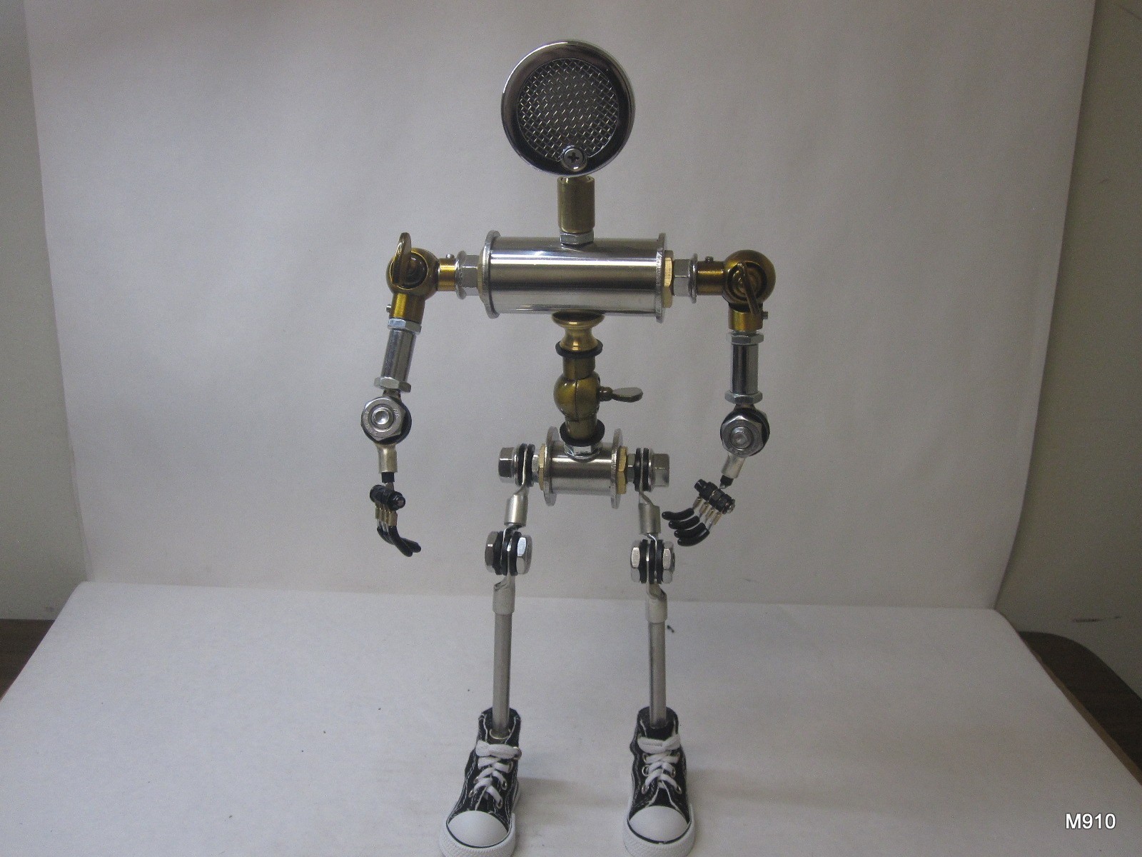 Robot-Shaped Ambient Light Cyberpunk Desktop Light E-sports Computer Decoration