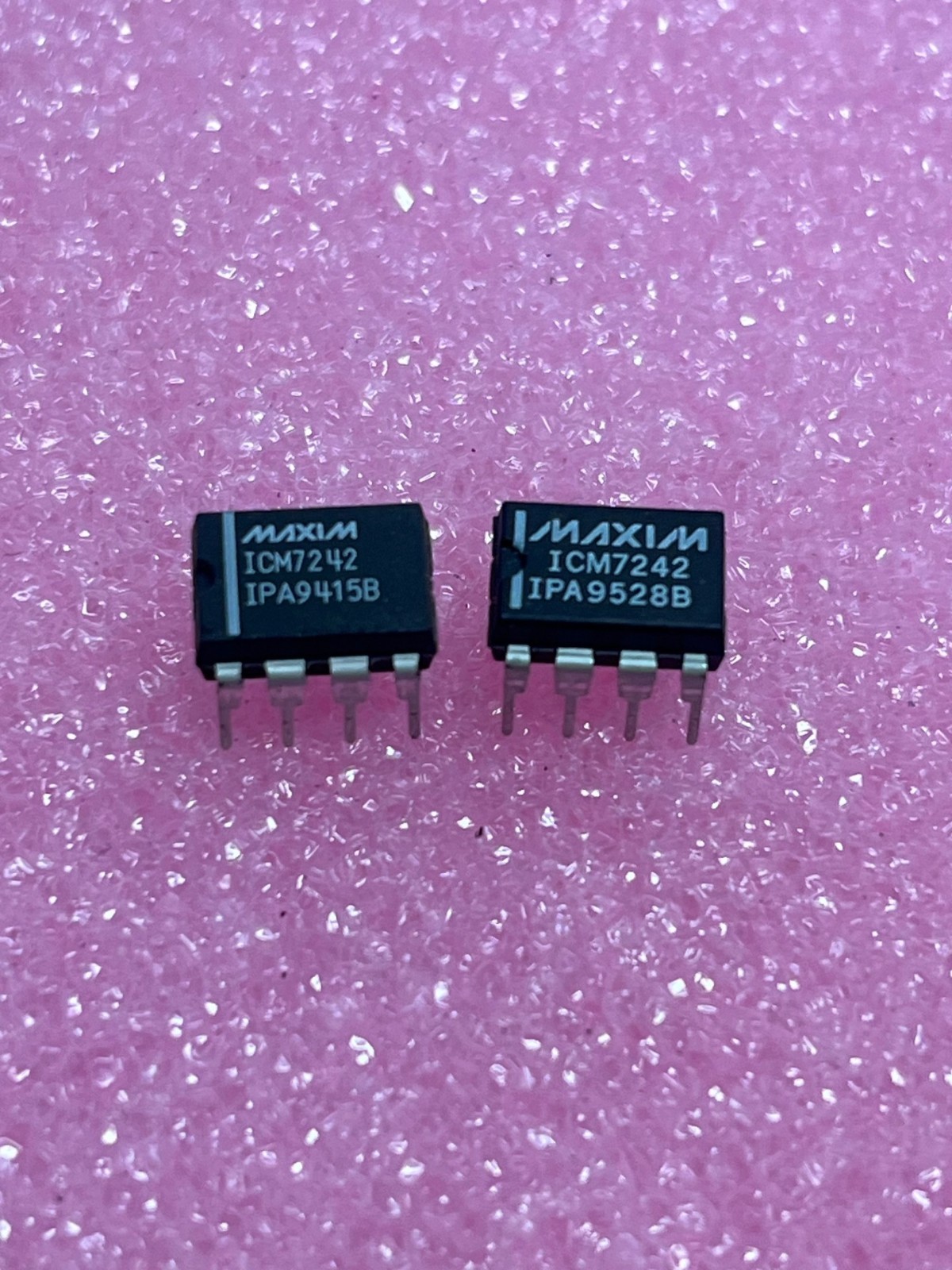 Maxim ICM7242IPA 8-Bit Binary, Programmable, RC, Lot of 2pcs - NEW!