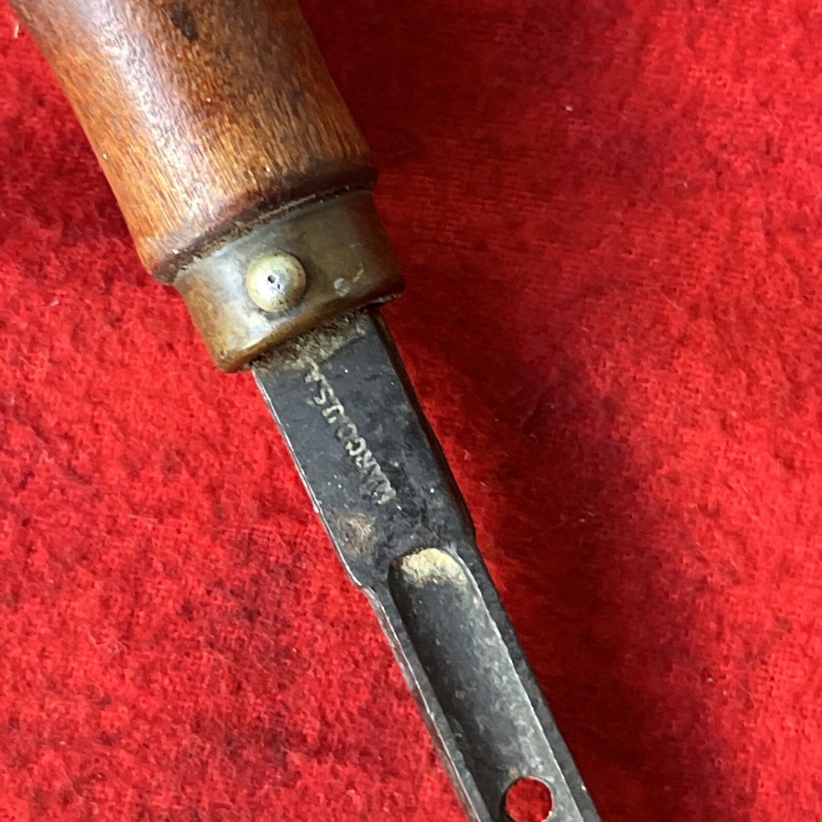 VINTAGE WOOD LEATHER CARVING CHISEL TOOL WOODEN HANDLE (k48)