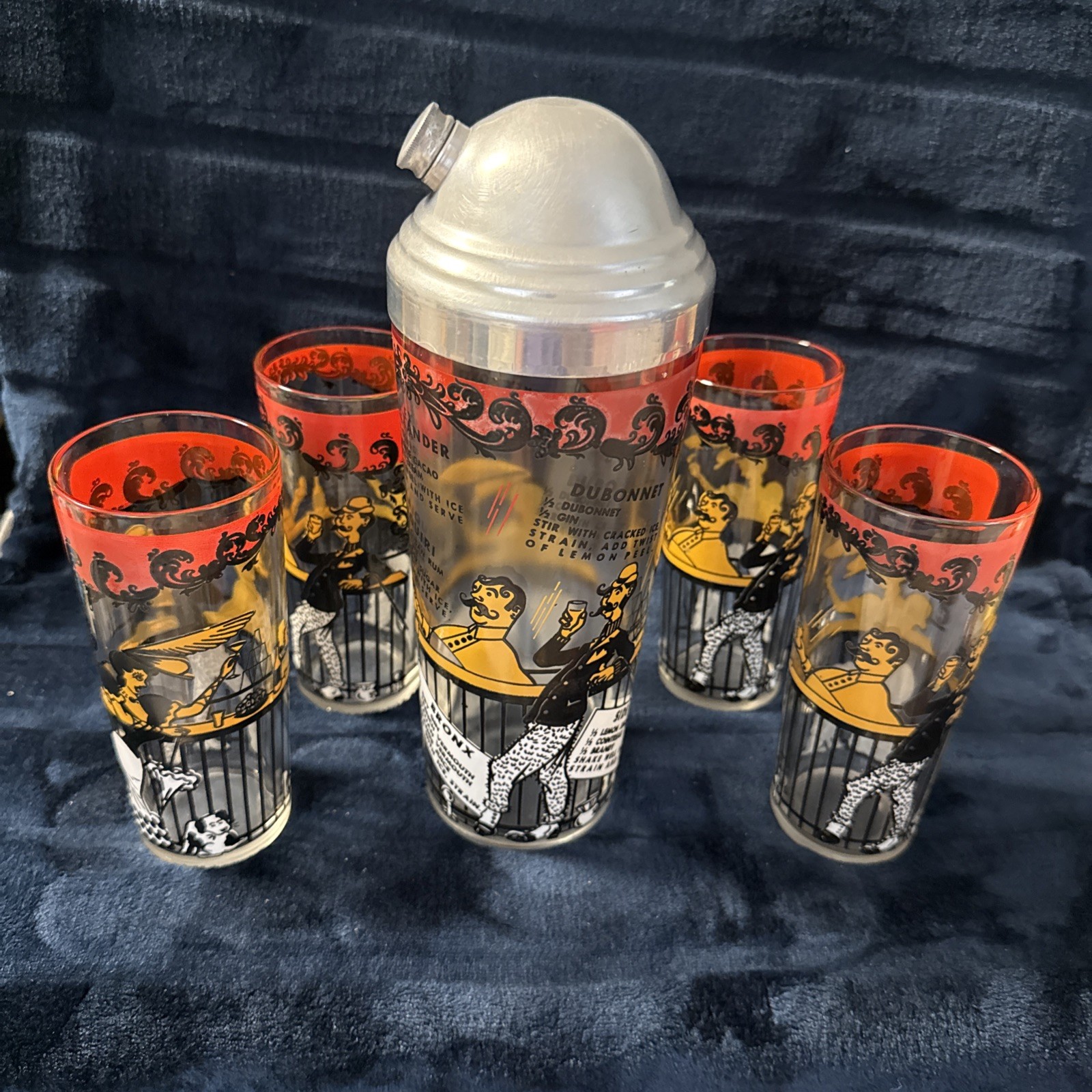 Hazel Atlas Cocktail Shaker  Art Recipes., Gay 90s Theme VTG  1950s W/ 4 Glasses