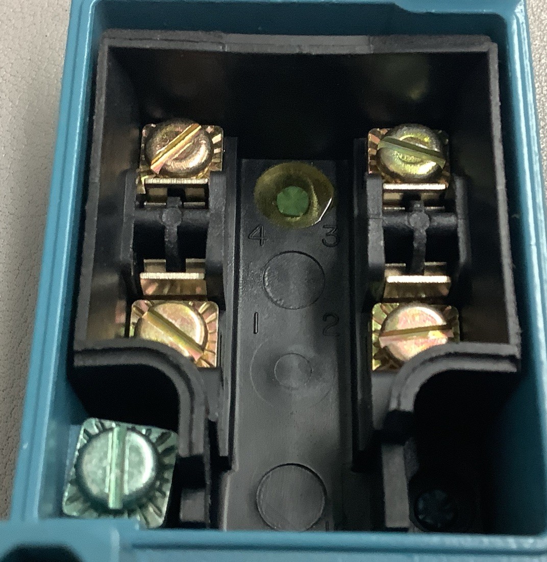 Honeywell MicroSwitch Proximity Limit Switch LYS01C-2S, 120VAC, 0.5A (b667)