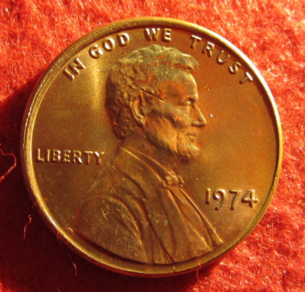 1974 (P) Lincoln Memorial Cent/Penny -  Uncirculated - Red - Actual Coin C1346