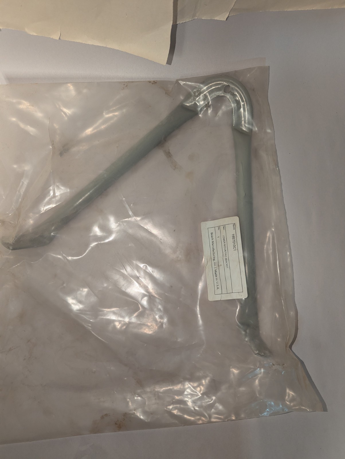 International / Unbranded S-1900 8300 Lower Mirror Mount Bracket 1657010C1 NOS