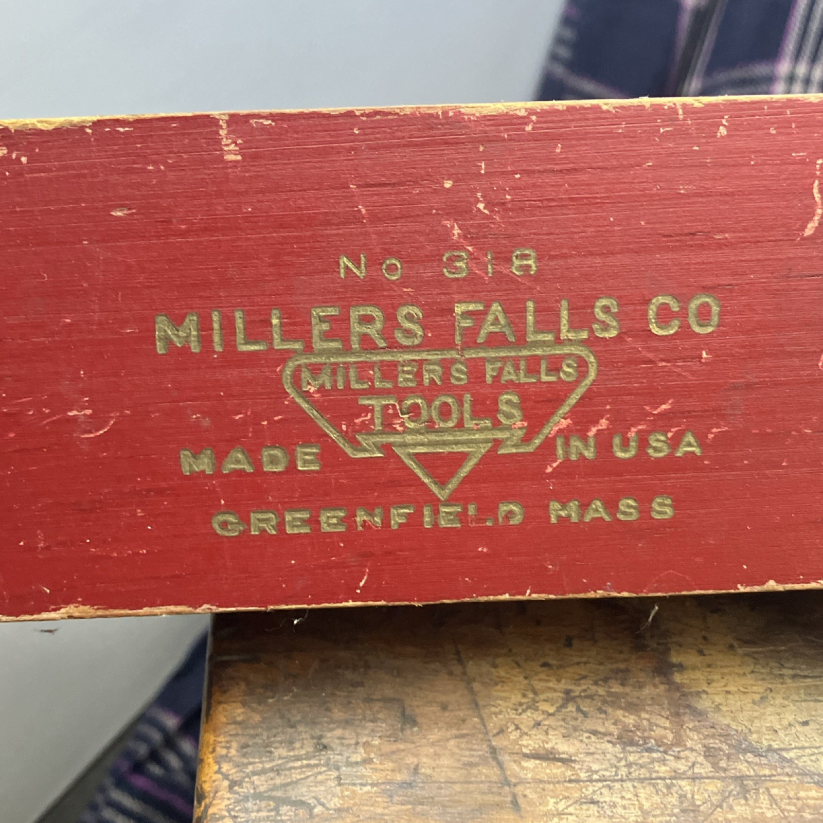 Millers Falls No. 618 Wood Box Beam Level Red 18 in with Hanging Hole