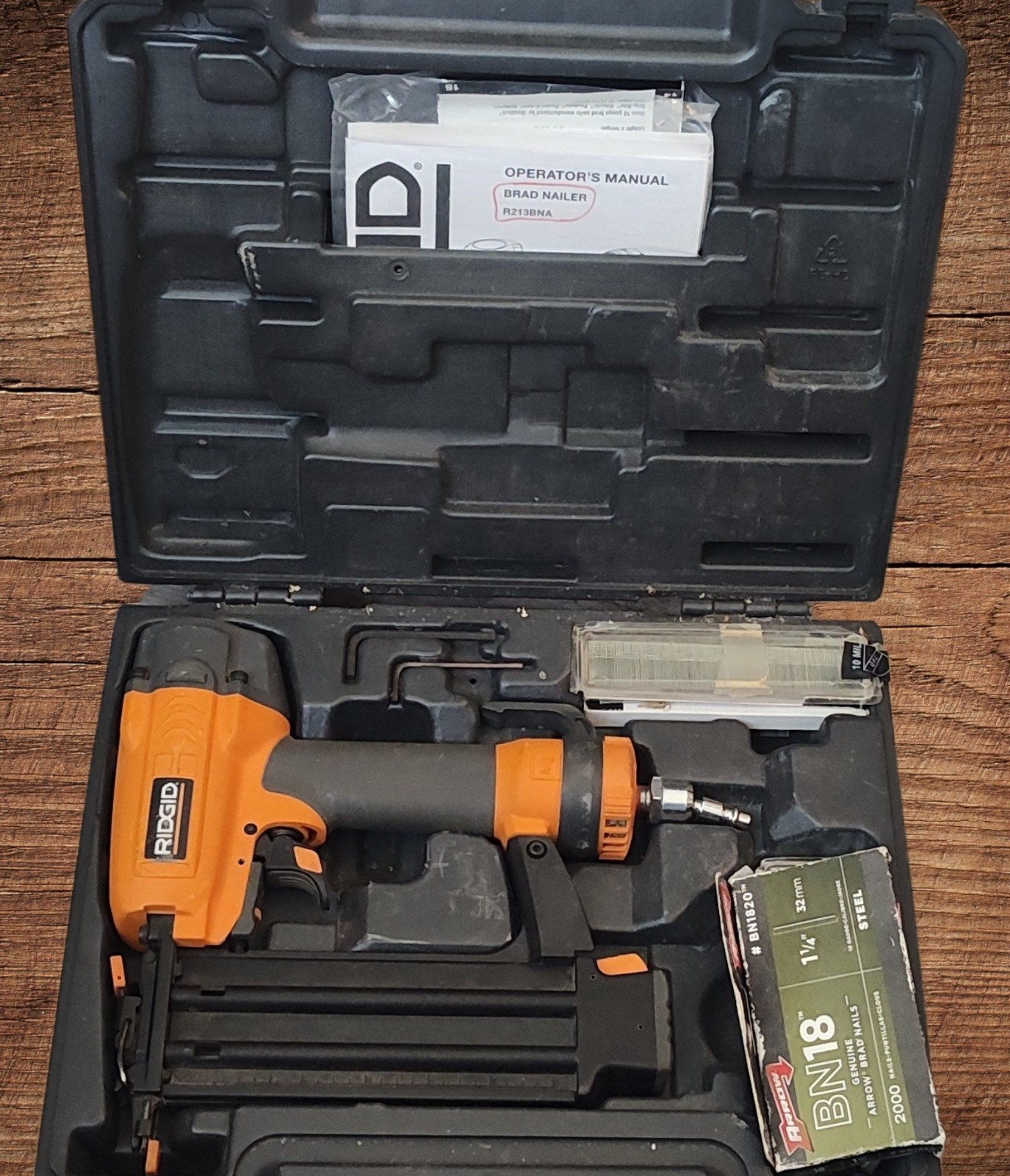 RIGID R213BNA  BRAD NAILER  W/CASE  OPERATORS MANUAL SPECS & MULTIPLE SIZE BRADS