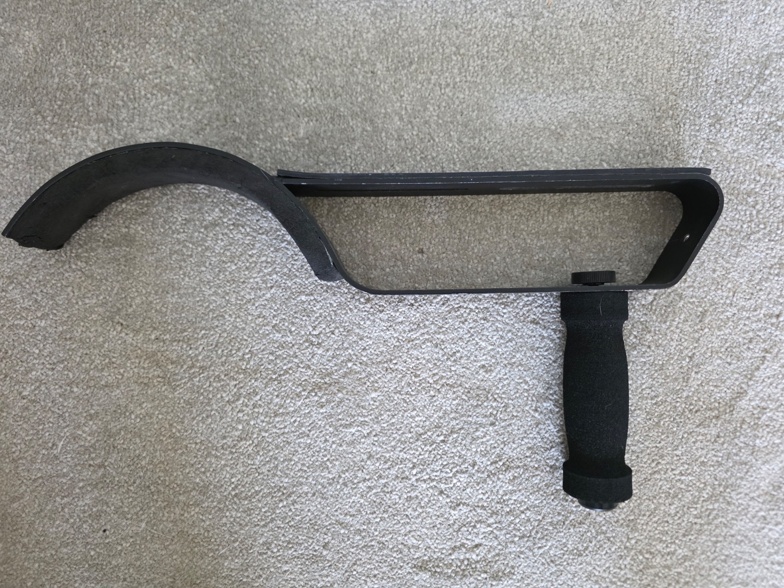 Video Innovators S-800 Standard Shoulder Rest for video cameras