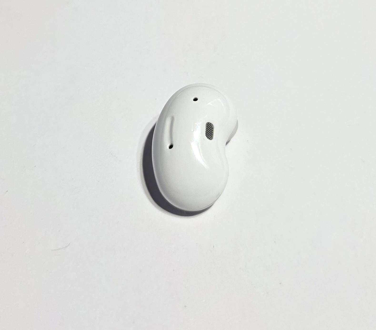 Unused Mystic White Samsung Galaxy Buds Live Wireless RIGHT SIDE Earbud SM-R180