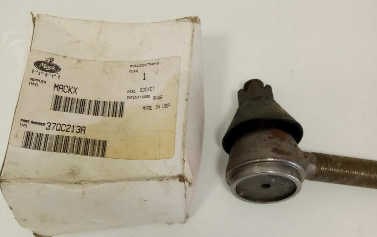 NOS MACK HOOD PIVOT SOCKET 37QC213A