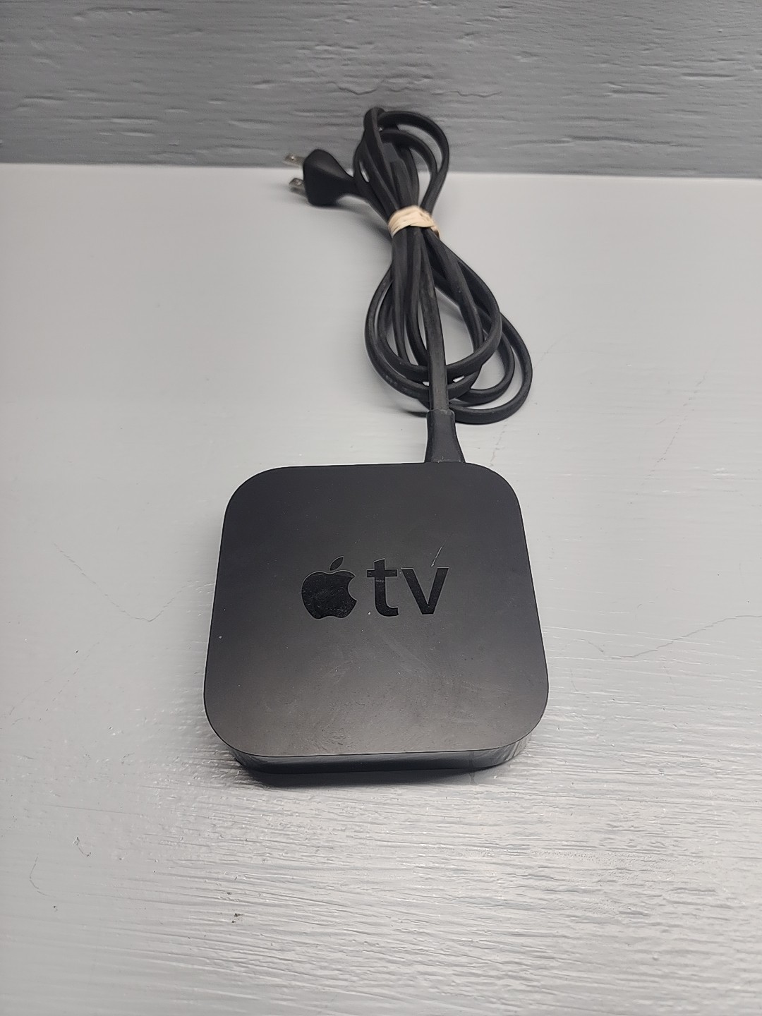Apple TV A1378 2nd Gen Wireless HD Media Streamer Device GENUINE Box And Cord