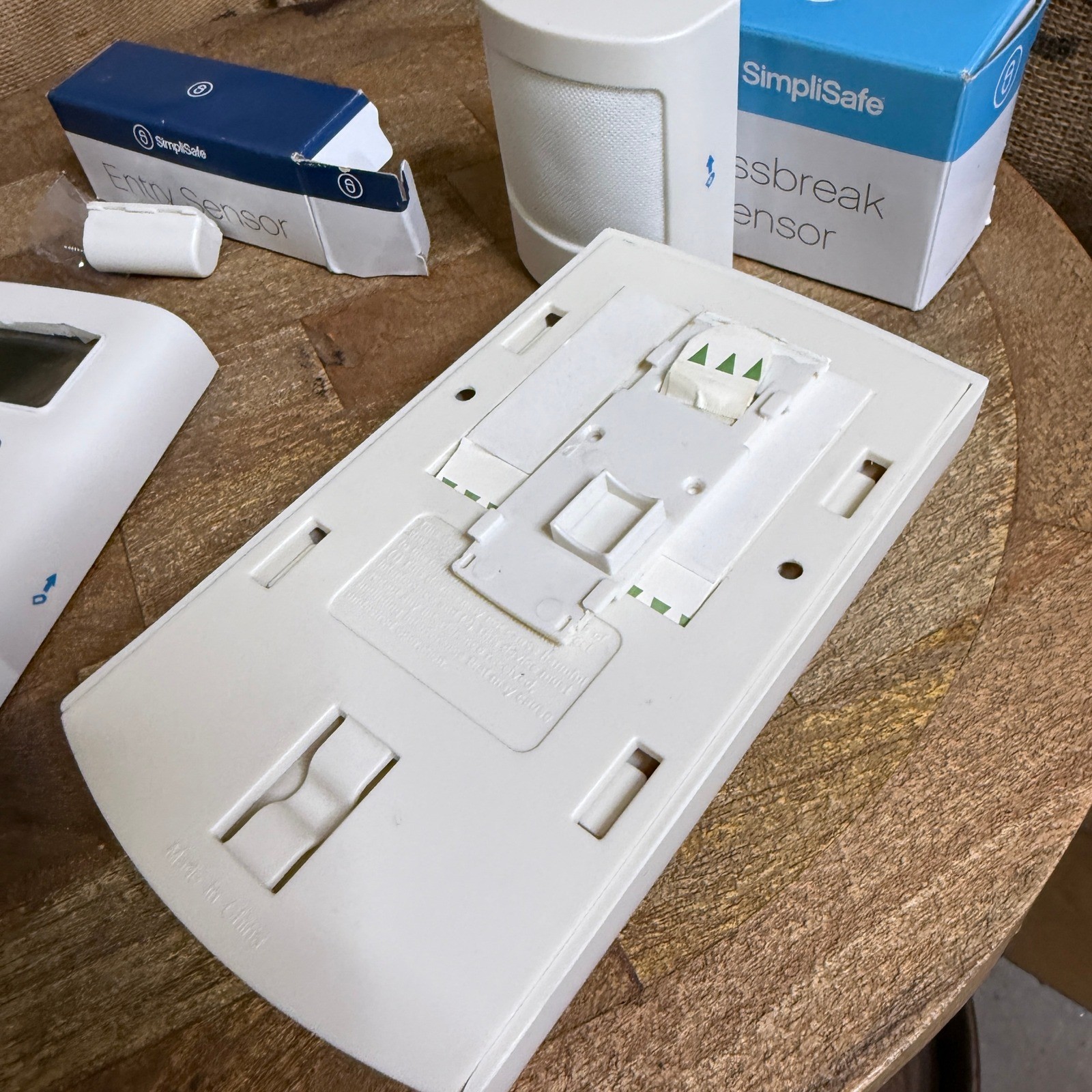 SimpliSafe Original Security Keypad Siren Entry Glassbreak Sensor White Bundle