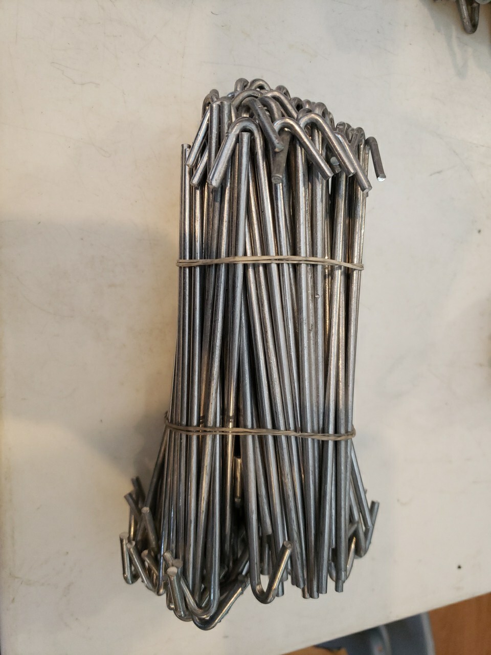 Lot of 136 pieces 6 1/4 /6-1/2   Aluminum Chain Link Fence Ties (E)