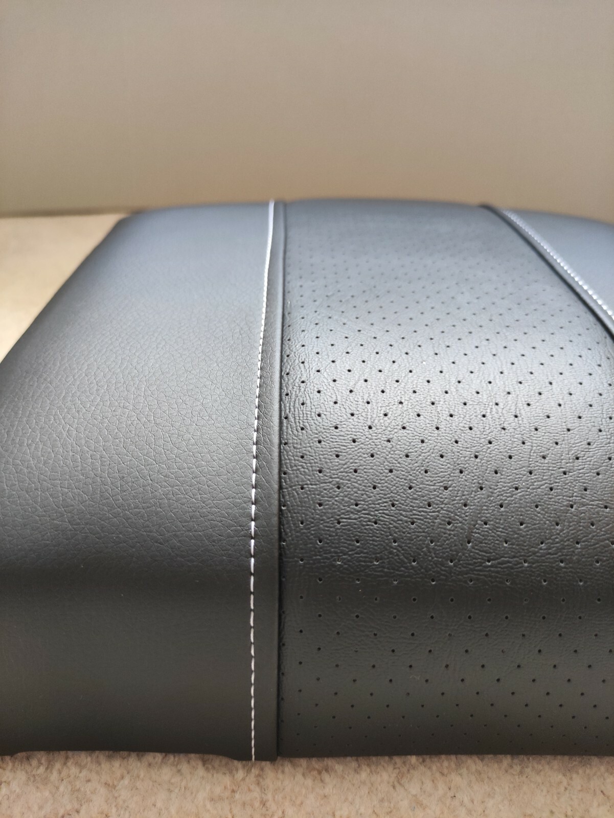 Cubby Box Lid, Land Rover Defender 90 / 110, Black perforated with White stitch