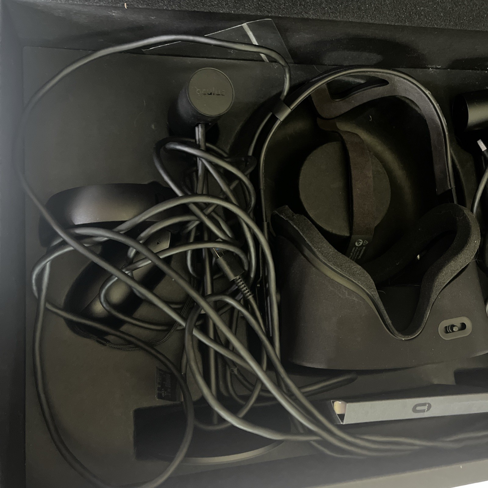 Oculus Rift VR Headset Complete Bundle Open Box w/ Controllers & Box