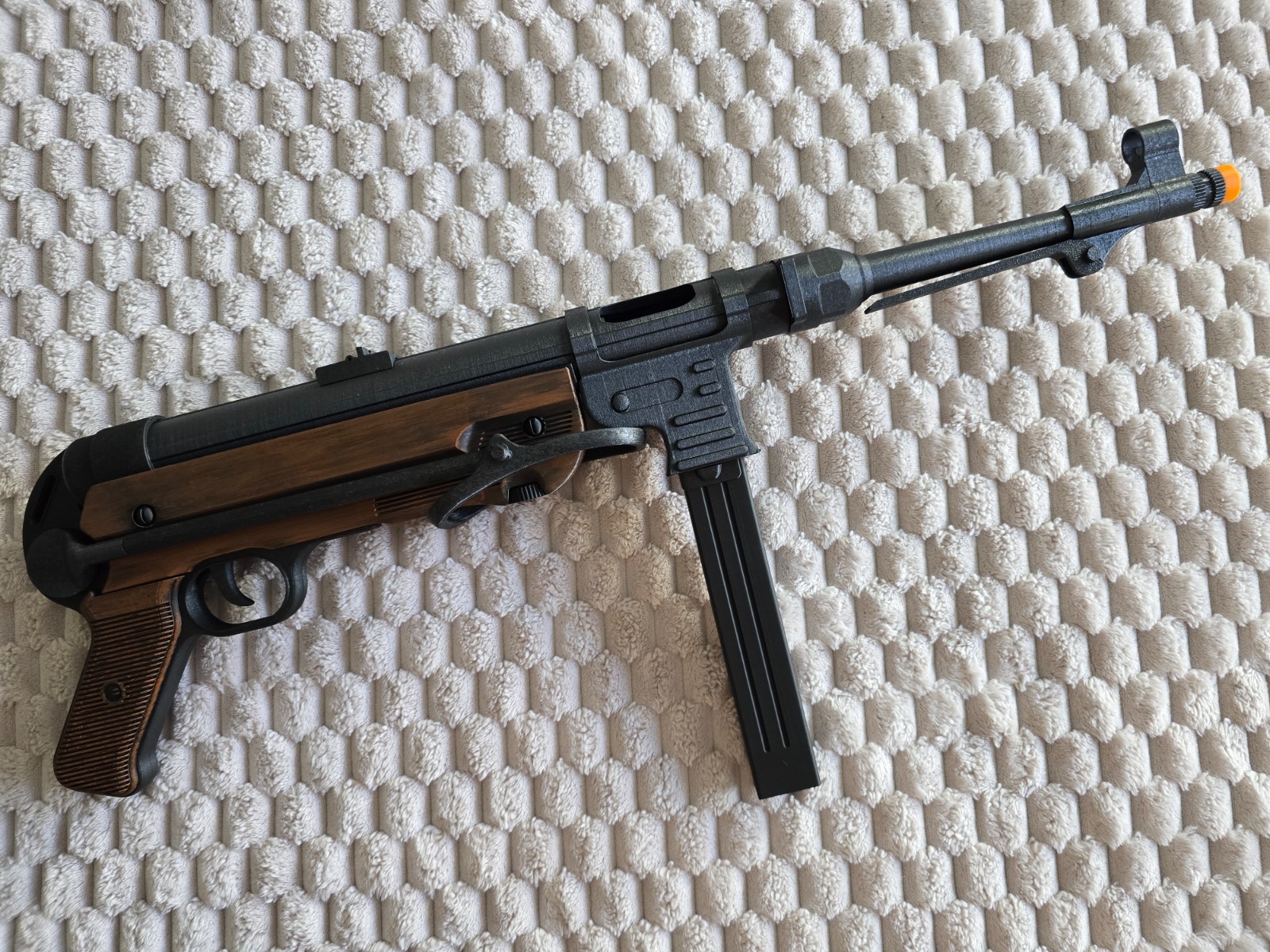 3D Printed MP40 Replica WWII – Handcrafted – Moving Parts – Non-functional