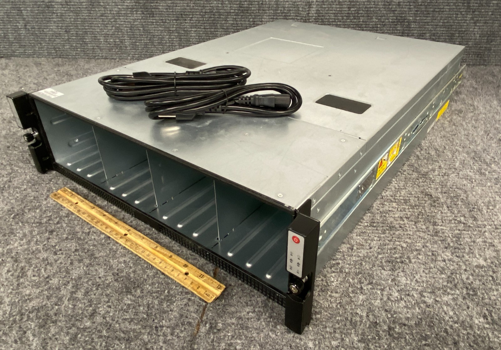 Nimble Storage CS200 16-Bay Storage Array CSE-933, 2x Controllers, 2x PSU &Cords