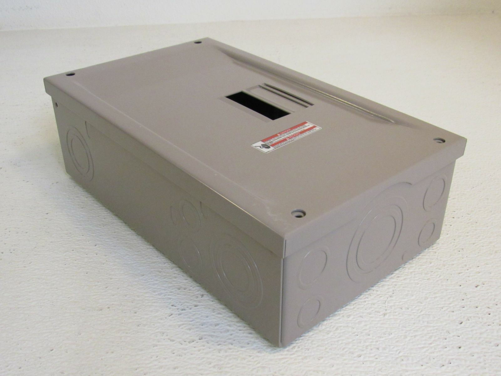 Cutler-Hammer Loadcenter Branch Breaker Box 12.75in x 7.5in x 4in CH2L125SP