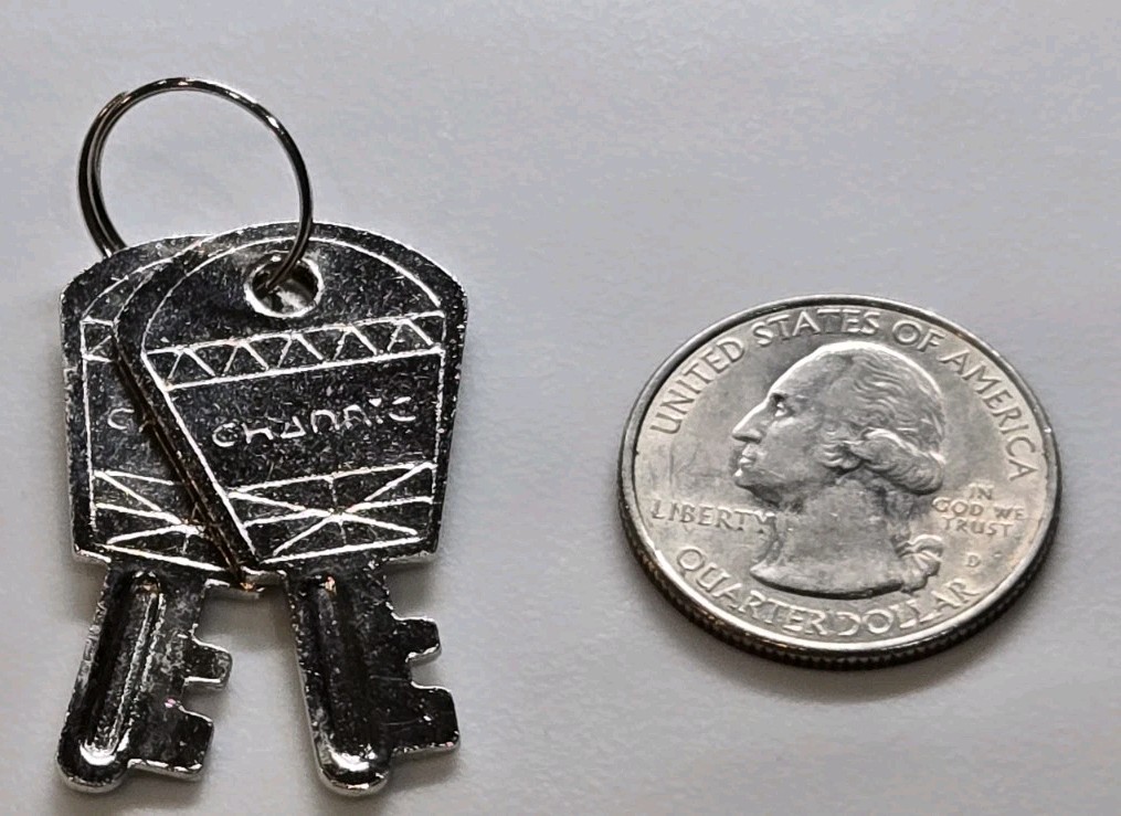 2 VINTAGE CHANNIC KEYS