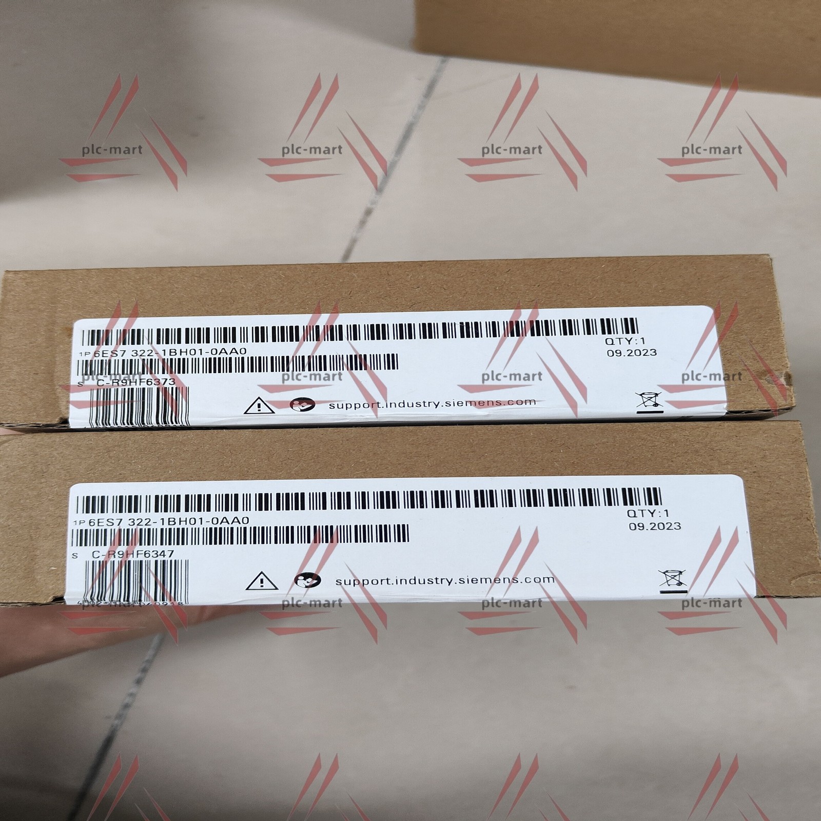 1PC  NEW Siemens 6ES7322-1BH01-0AA0 1 Year warranty
