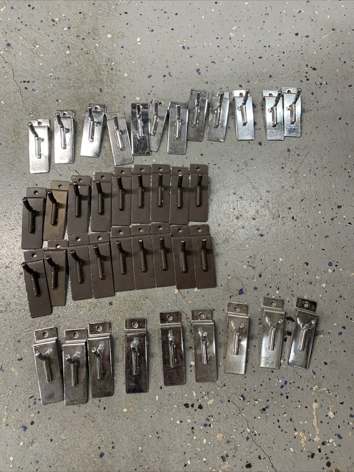 Slatwall Hook Bundle - 39 Pcs chrome / Brown slat hooks 1”