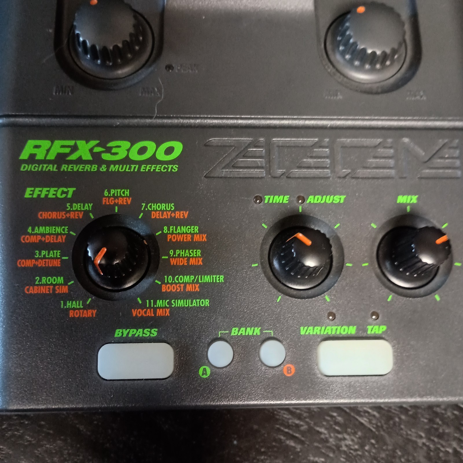 Zoom RFX-300 Digital Reverb & Multi Effect Processor Tested Works