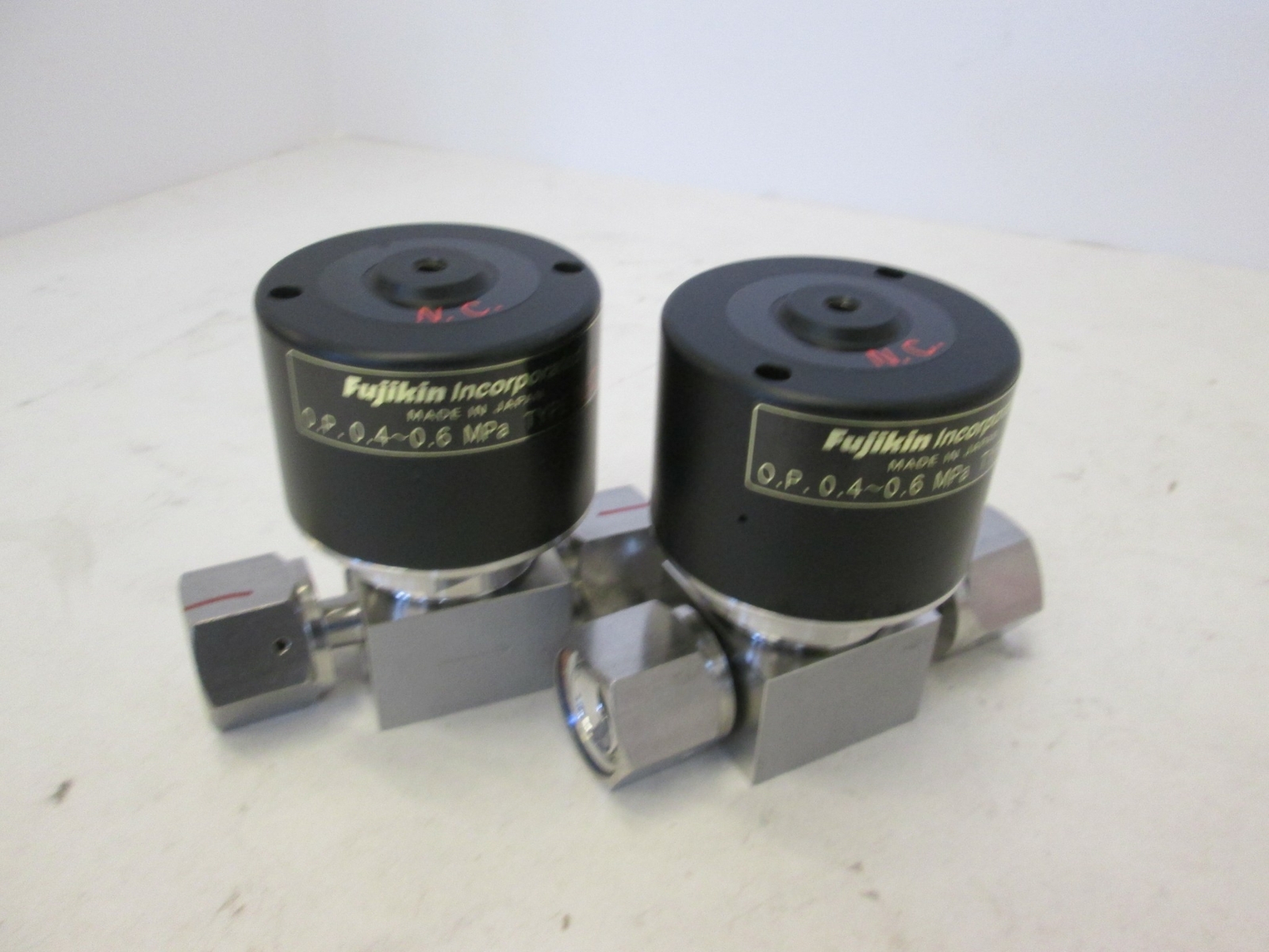 Fujikin, O.P. .4-.6 MPa Pneumatic Valve, N.C, 316L, Used, Lot of 2
