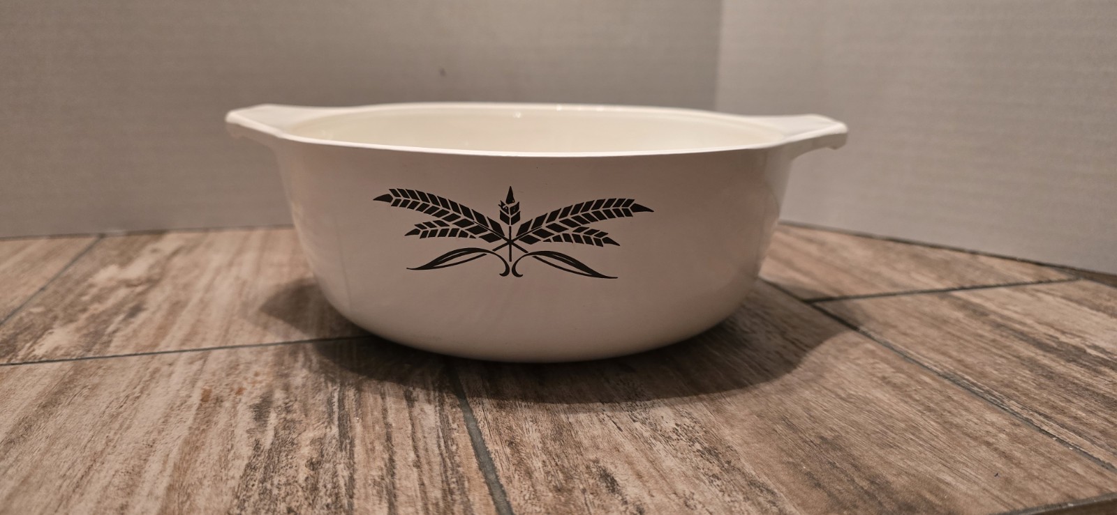 Anchor Hocking Fire King  Wheat Casserole Dish