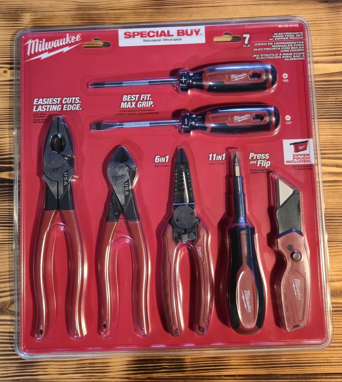 Milwaukee 48-22-0145 7pc. Electrician's Hand Tool Set. ((READ DESCRIPTION)))