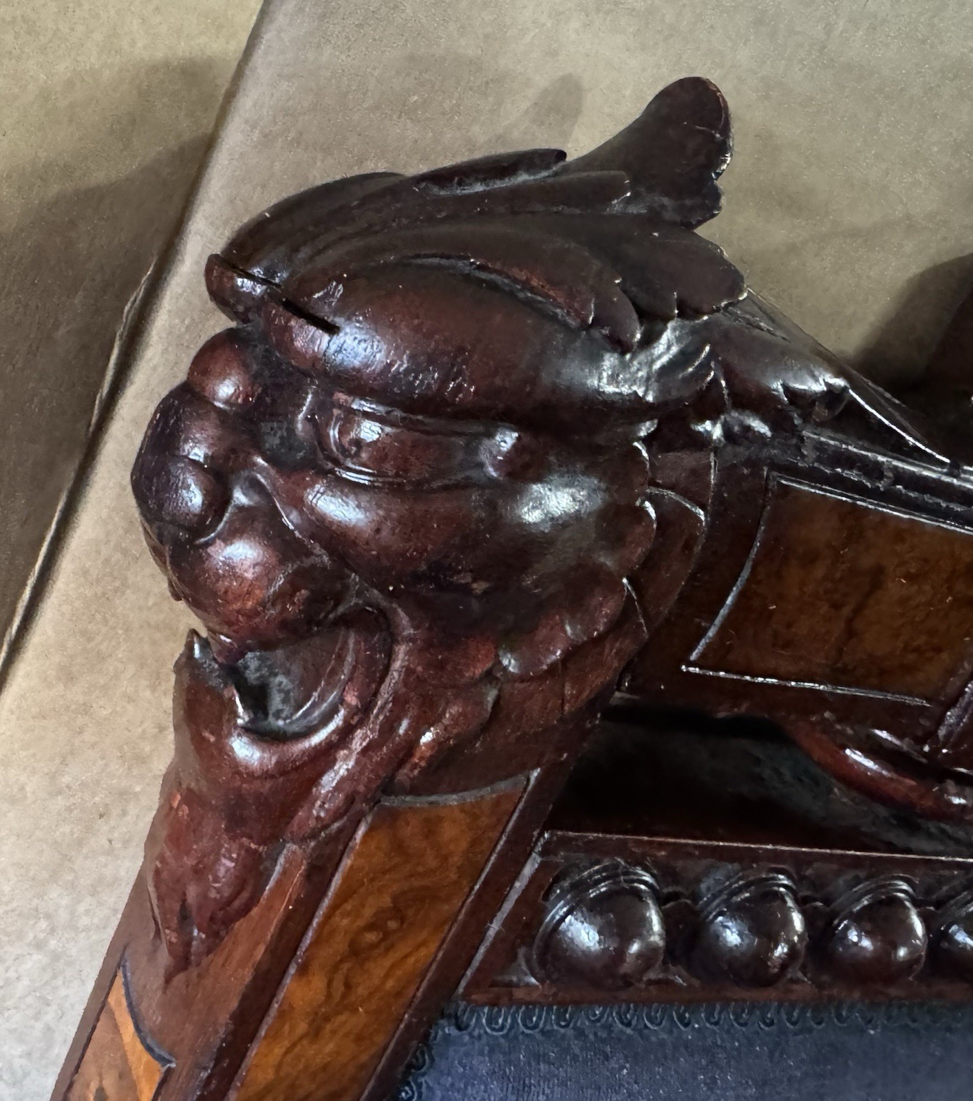 RENAISSANCE WALNUT LION HEAD ARM PHOTOGRAPHERS CHAIR