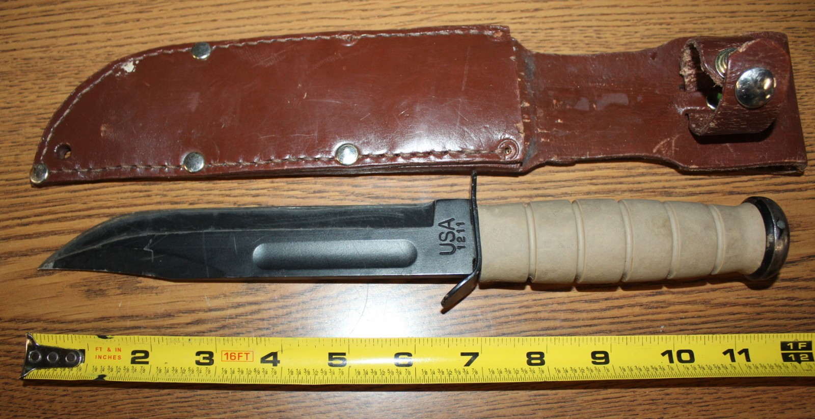 Ka-Bar 1211  KABAR 7" Straight Edge Blade w/ Leather Sheath BENT GUARD AO4075641