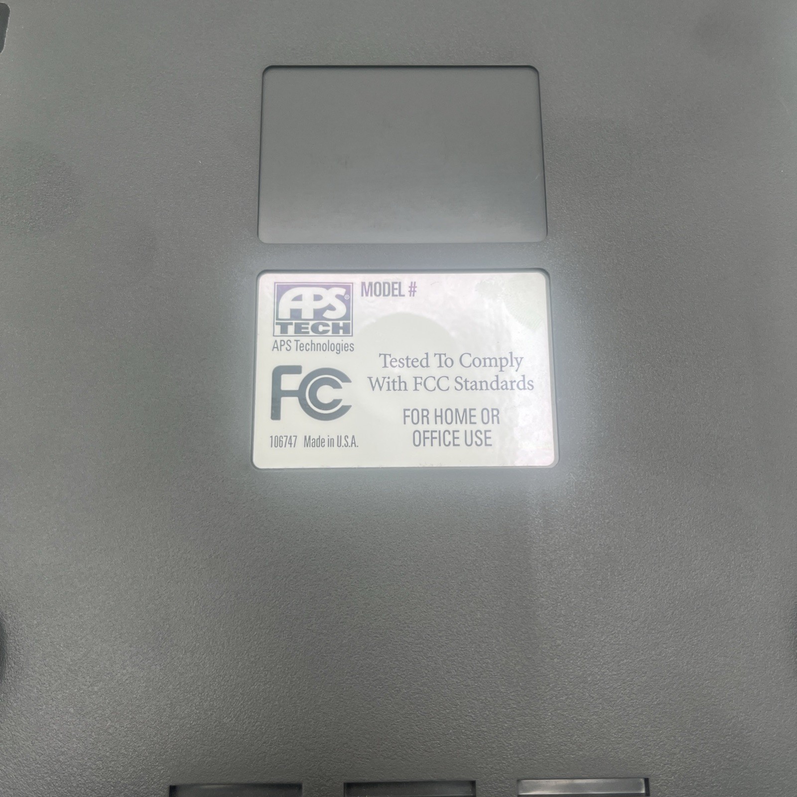 CD-R APS TECHNOLOGIES 106747 (4X Write) w/ Some Cables and Accessories.