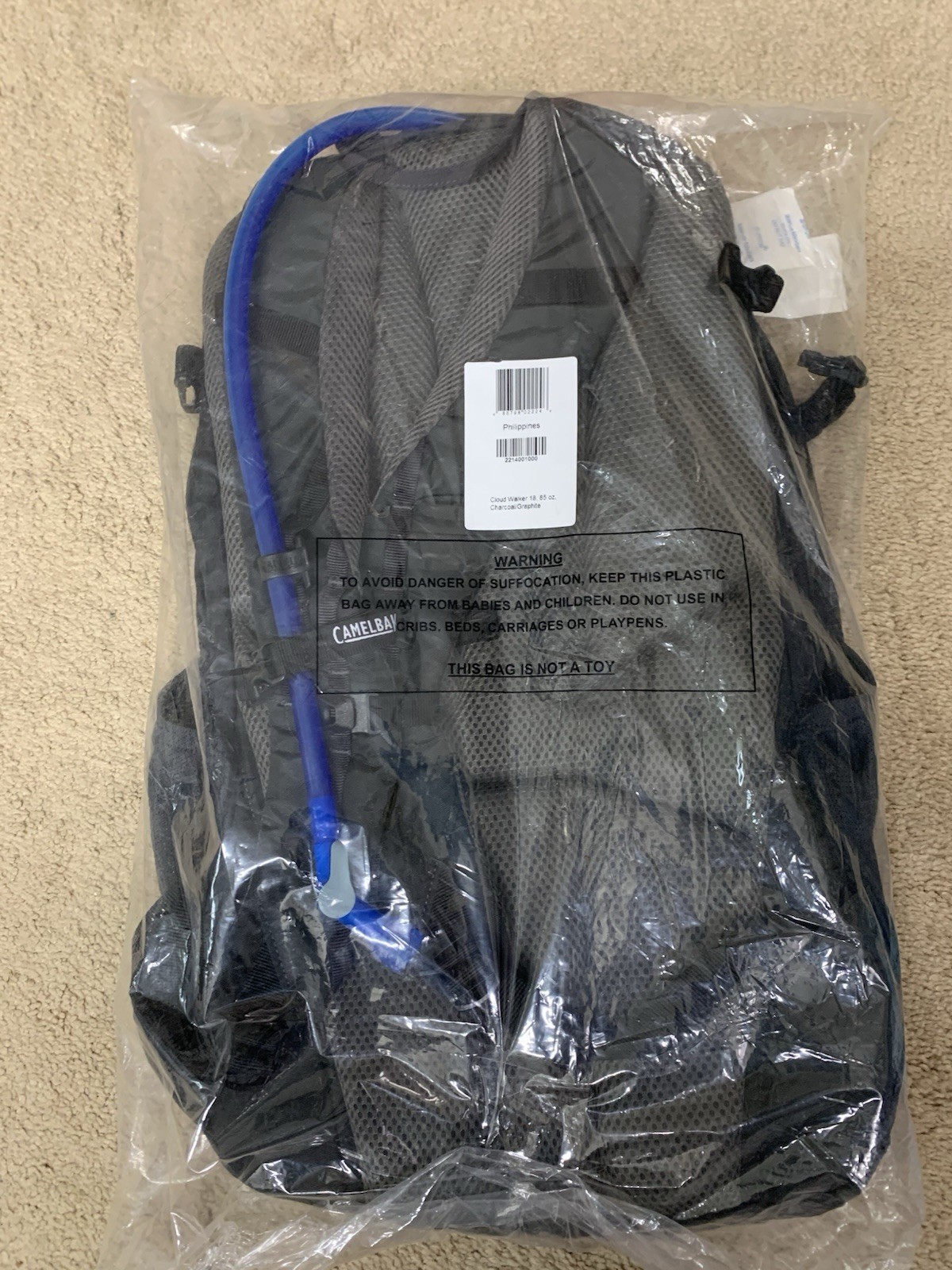 NEW Camelbak Black Cloud Walker 18 Backpack *Unused 2.5l Hydration Bladder