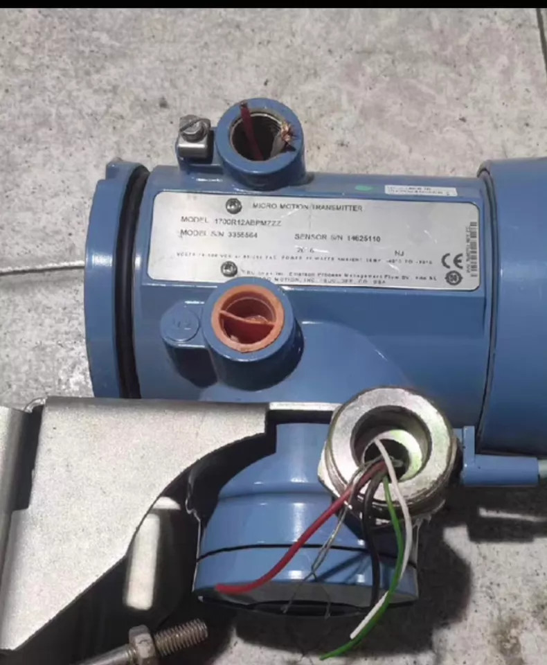 Micro Motion 1700R12ABPMZZZ Flow Sensor Used 1PCS
