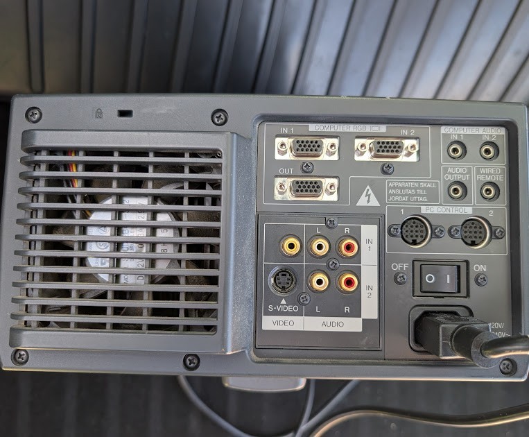 Sharp Notevision3 XG-NV3XB LCD Projector - Powers On, No Light / For Parts...