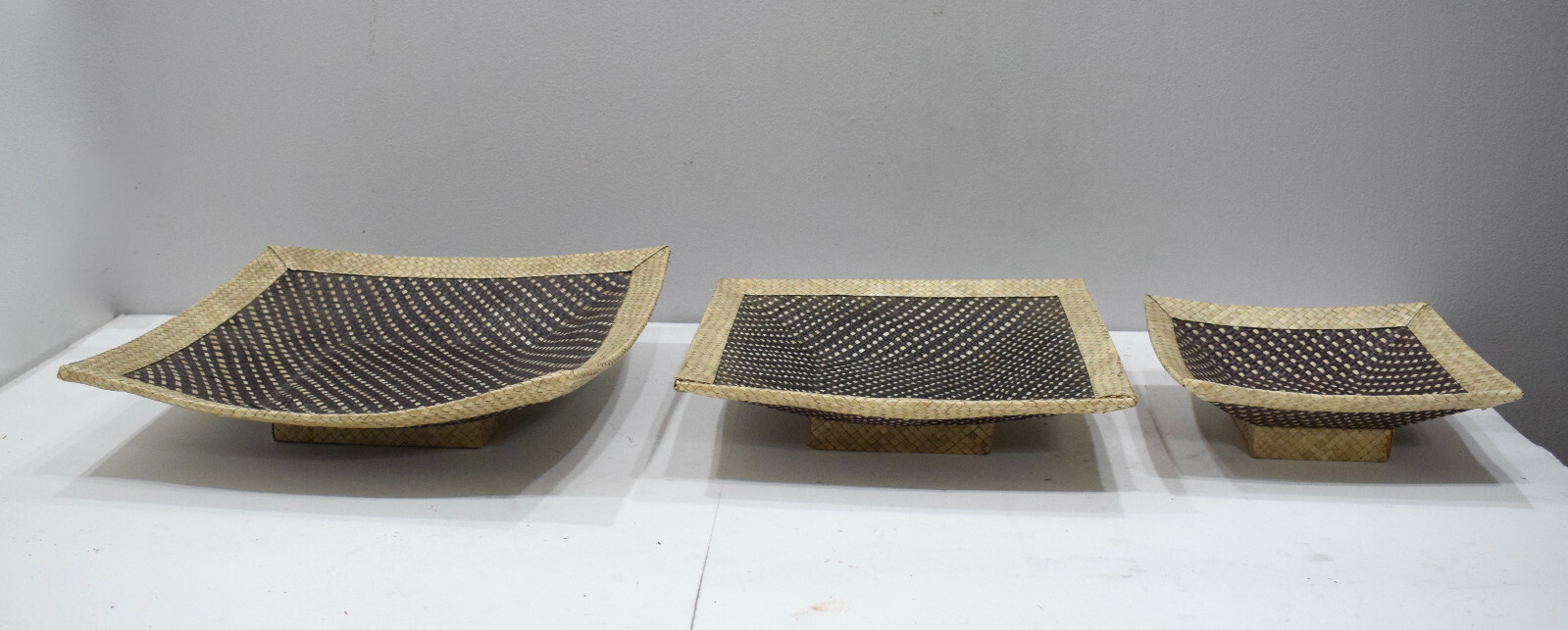 Baskets Indonesian Brown/White Stacking Trays