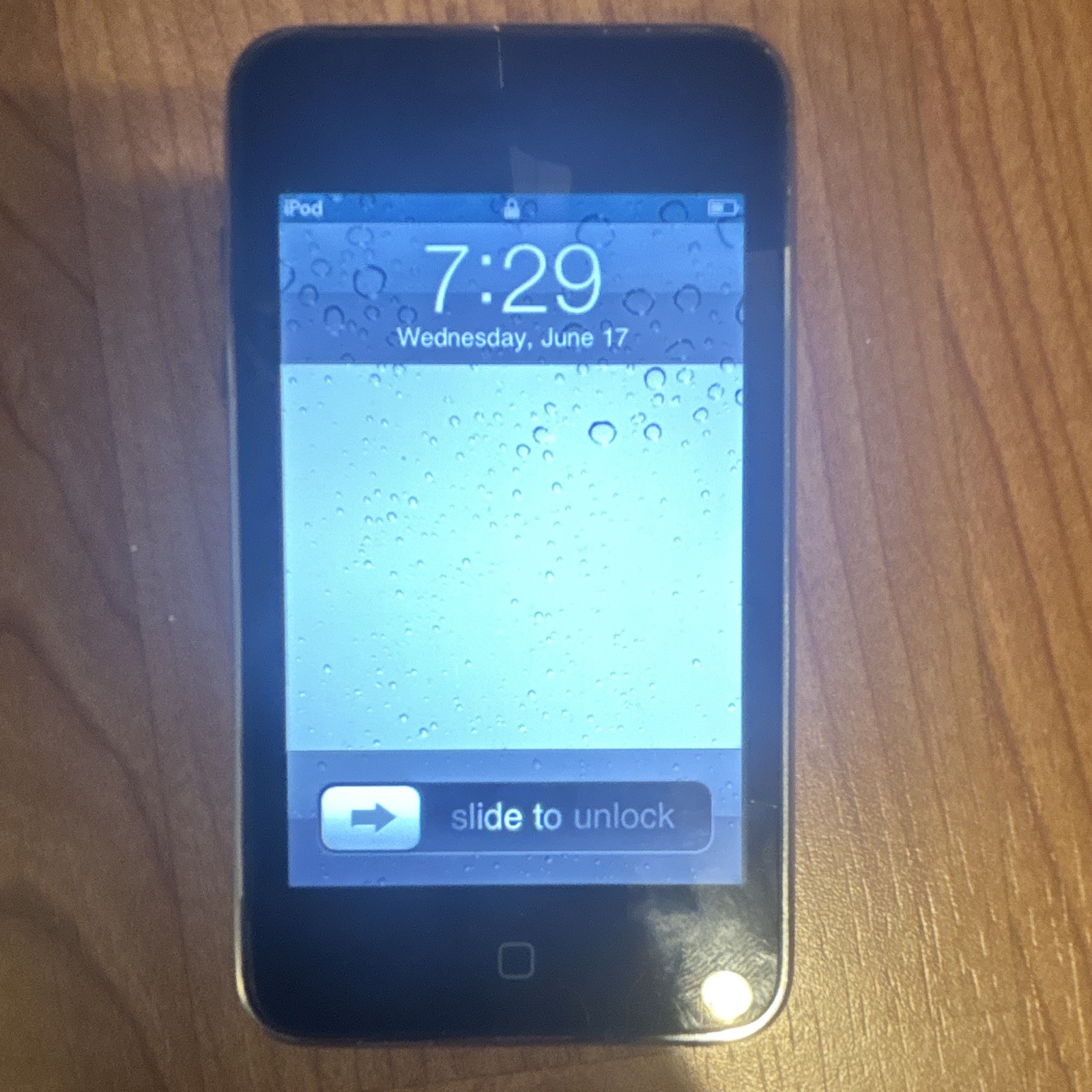 Apple iPod touch 2nd Generation 8GB Black Media Player iPod touch Line