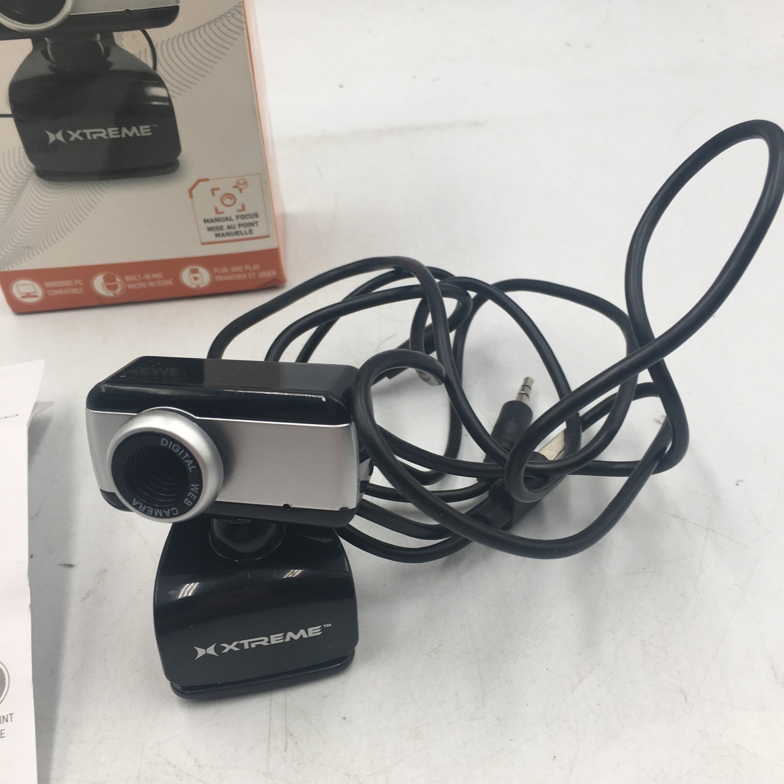 Webcam Xtreme Tech Clip-On with Built-in Microphone In Original Box