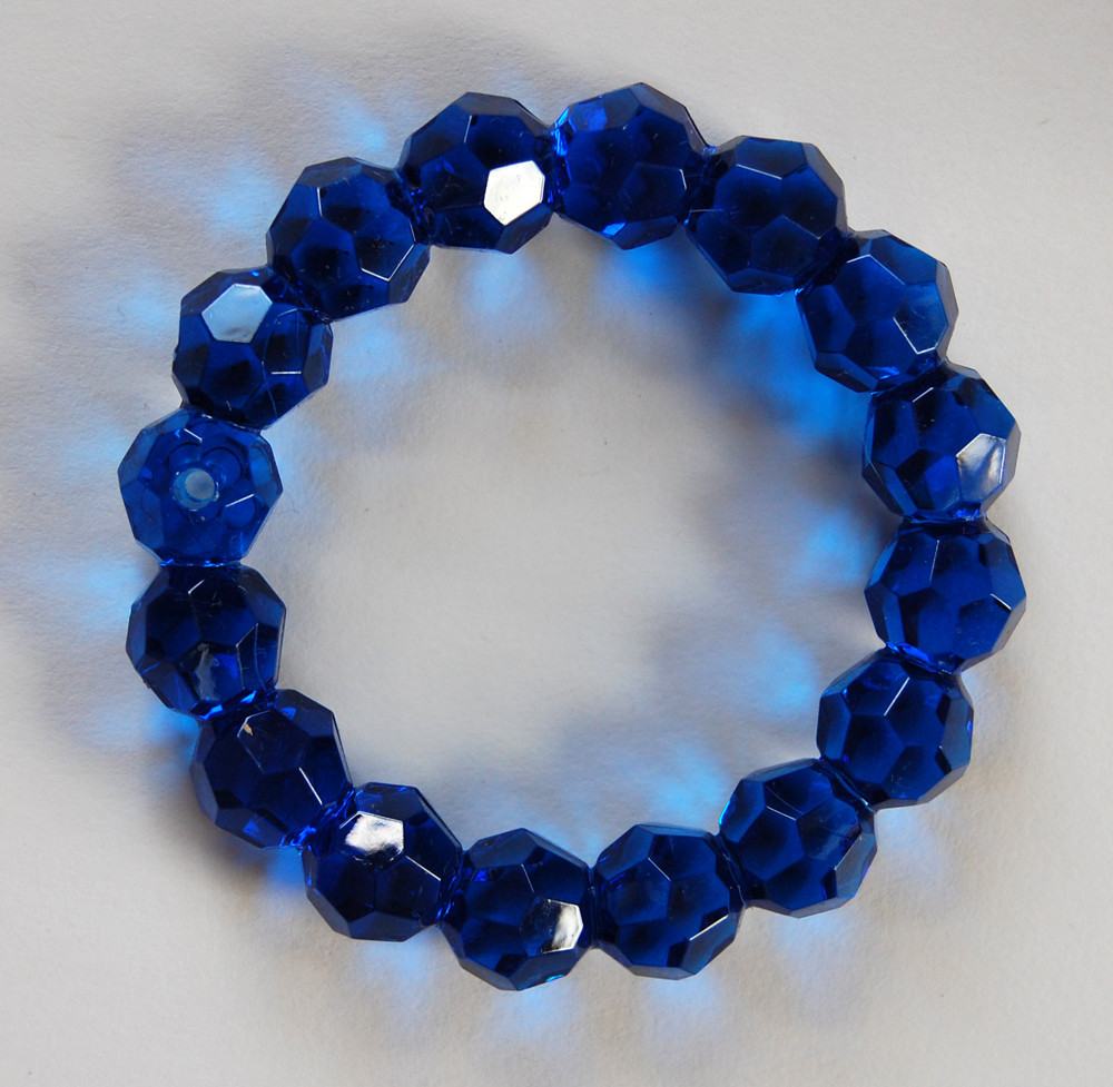 VINTAGE CAPRI BLUE FAKE GEM RING CIRCLE FACETED PLASTIC CIRCLE