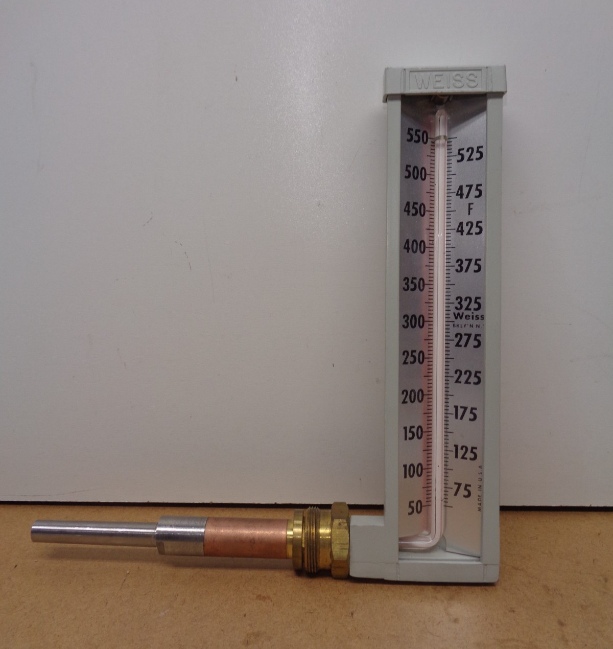 WEISS 90 DEGREE ANGLE GLASS THERMOMETER 50-550℉ RANGE NEW