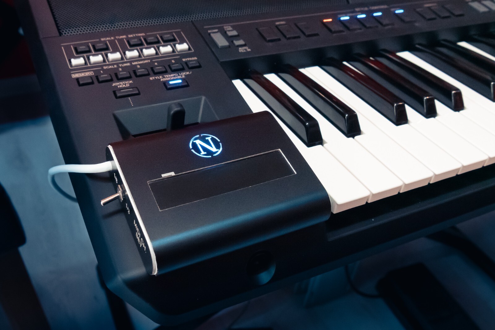 Nalbantov MidiRIB MIDI Ribbon Controller for Dexibell with a MIDI interface