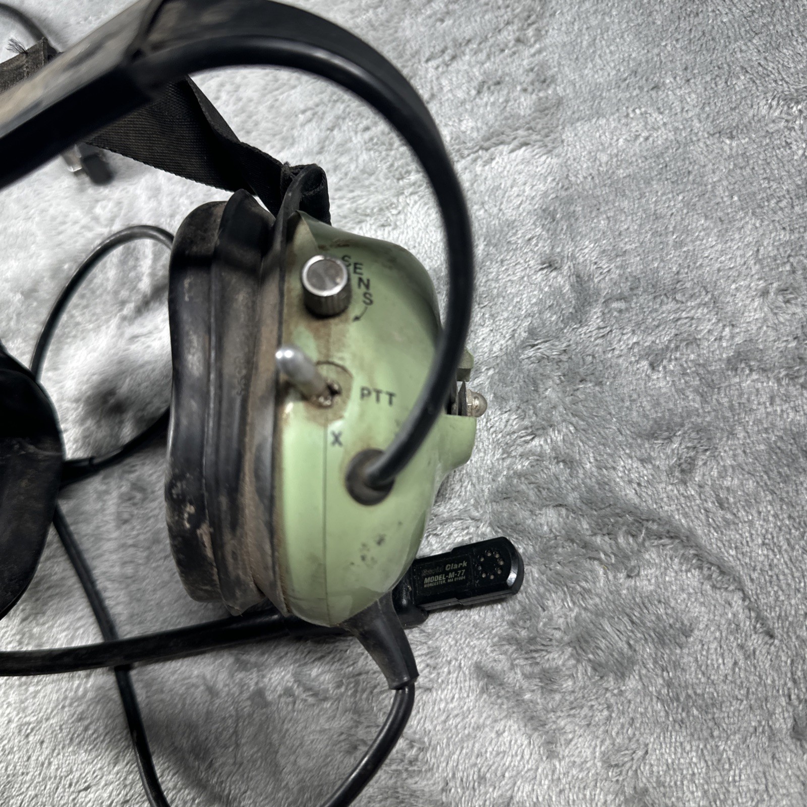 David Clark Model H7240 Vox Headset w/Boom Mounted M-77 Electret Microphone