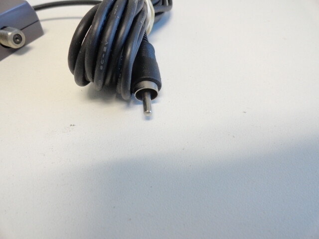 L15: Nintendo NES-003 RF Switch Cable Super SNES