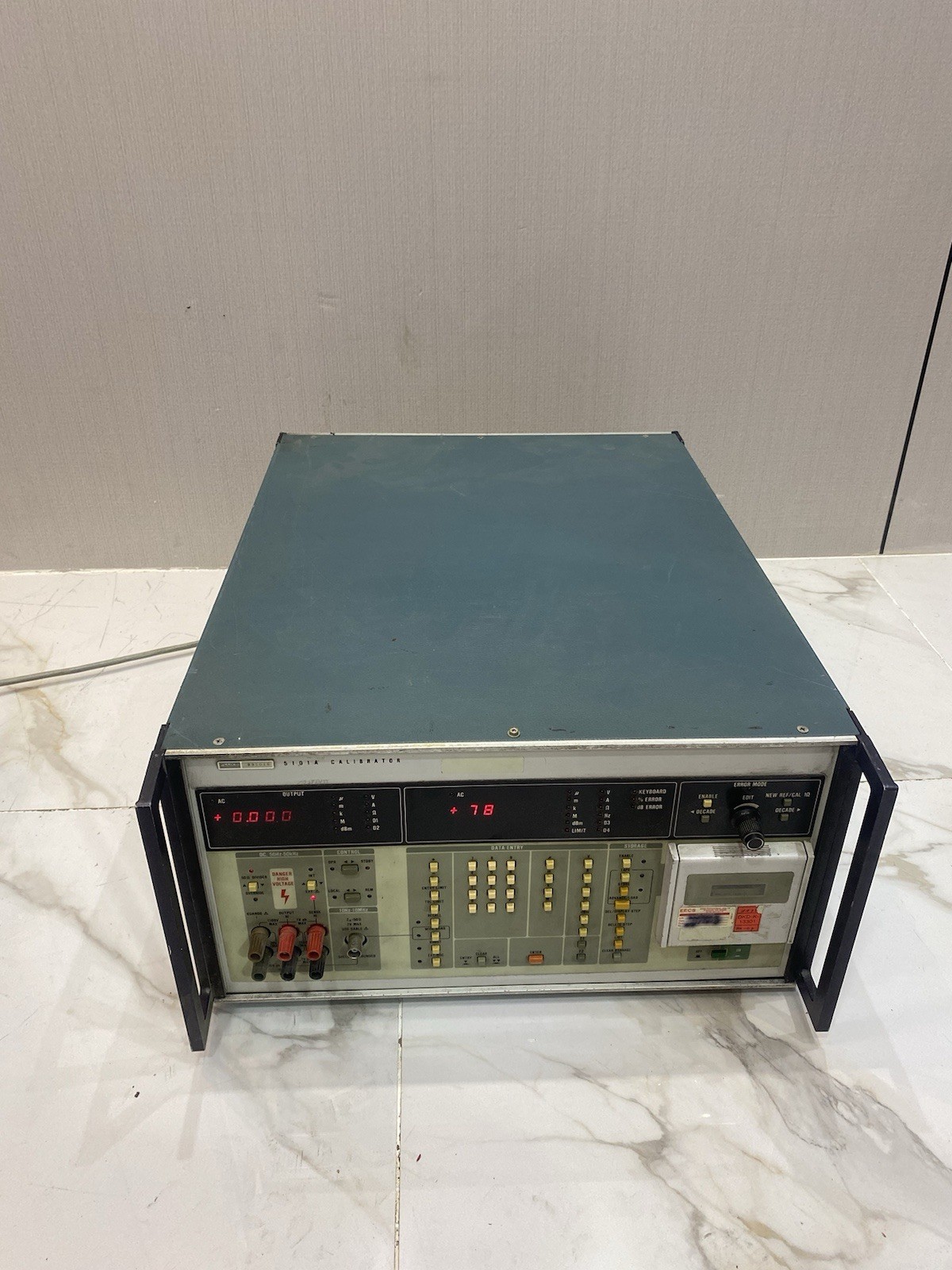 Fluke 5101A Calibrator