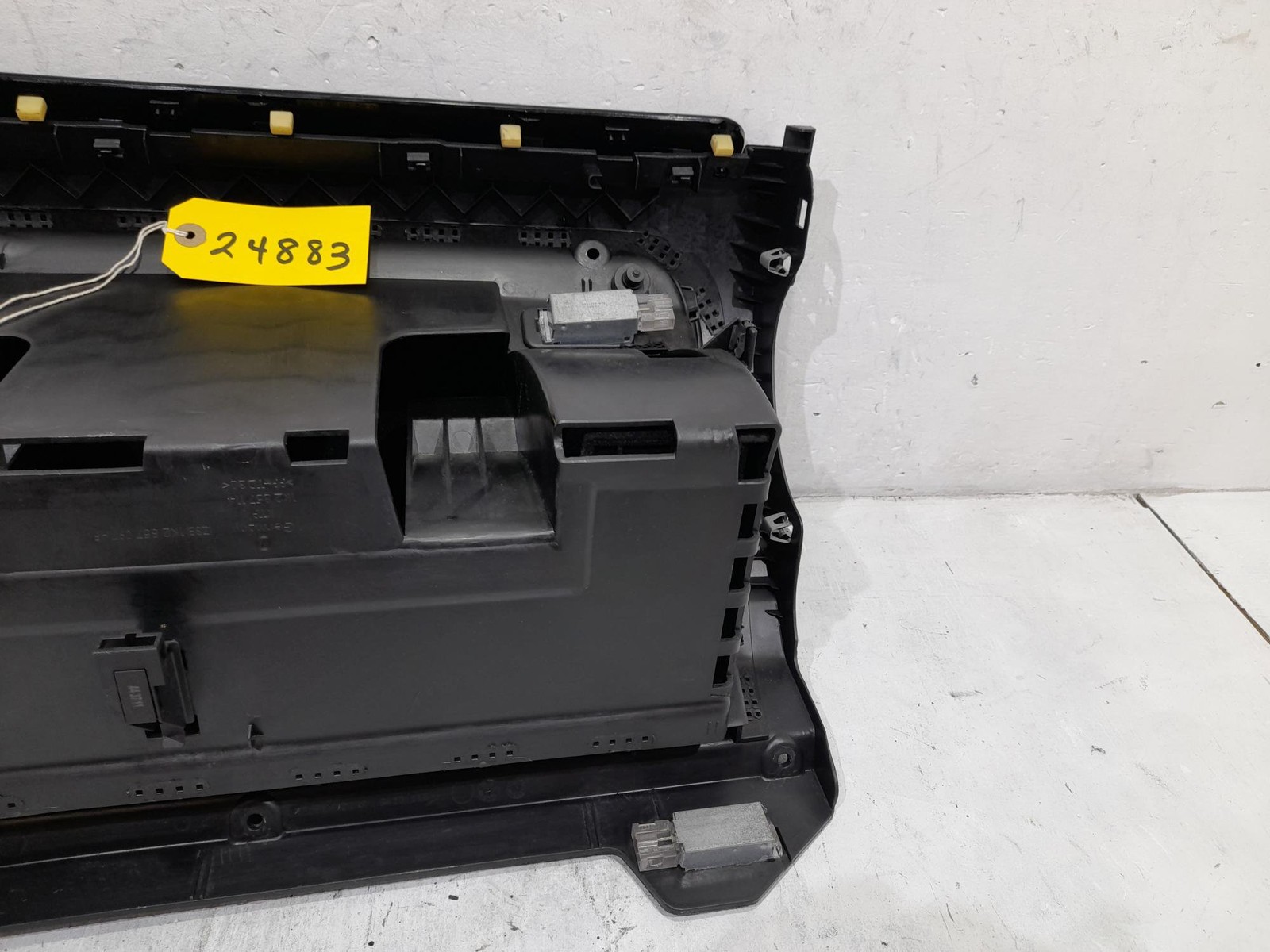 VOLKSWAGEN GOLF 2009-2012 DASH GLOVE BOX STORAGE COMPARTMENT