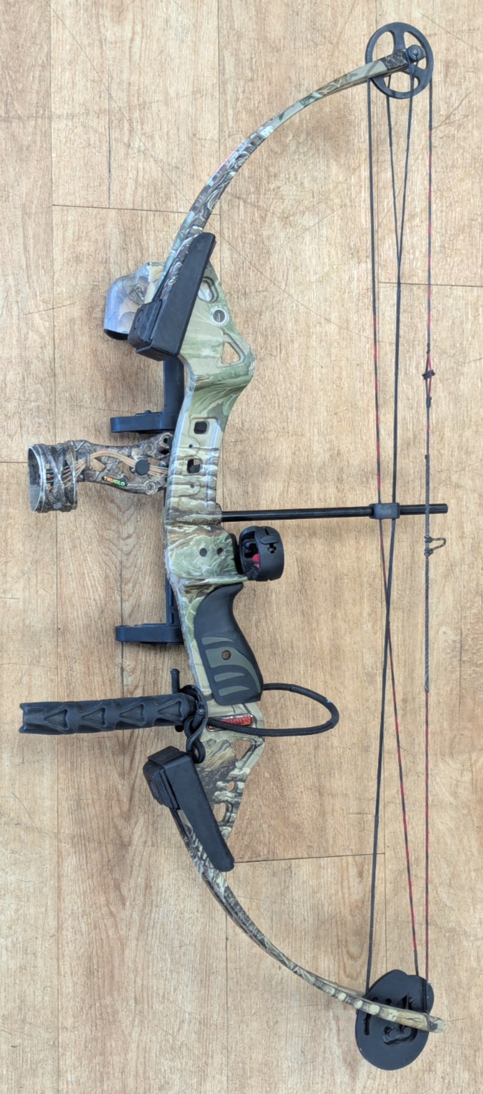 Buckmasters BTR RH Compound Bow 70lbs Pull DL 29"