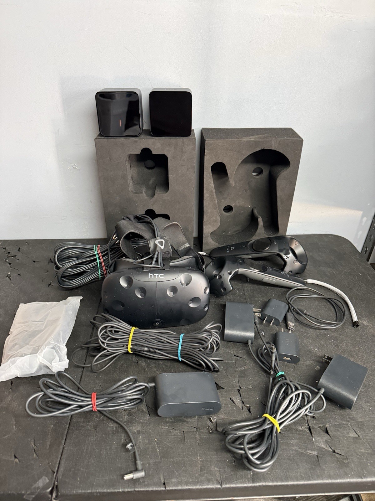 HTC Vive VR Headset System Virtual Reality *READ*
